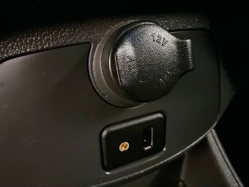 Used 2014 Chevrolet Spark LT image 32