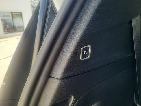 New 2026 Chrysler Pacifica Select image 18