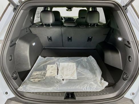 New 2026 Chevrolet Equinox RS w/ Convenience Package III AWD/4WD image 26