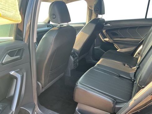 Used 2023 Volkswagen Tiguan SE AWD/4WD image 23