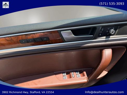 Used 2013 Volkswagen Touareg VR6 AWD/4WD image 17