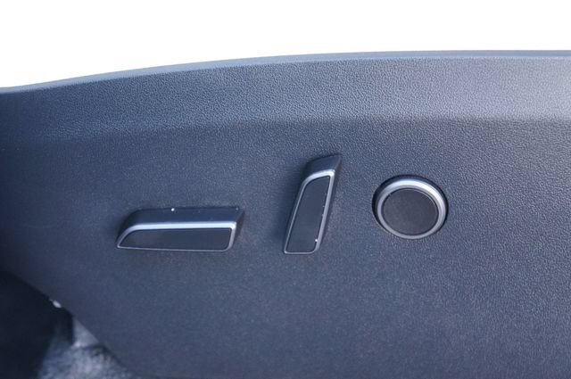Used 2023 Tesla Model Y Performance AWD/4WD image 26