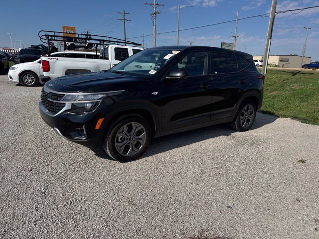 Used 2026 Kia Seltos LX AWD/4WD image 2