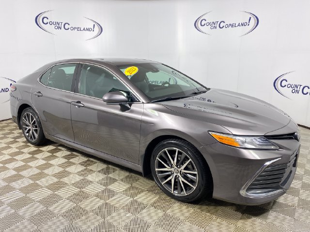 Used 2023 Toyota Camry XLE w/ Cold Weather Package AWD/4WD image 1