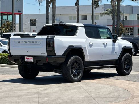 New 2026 GMC Hummer EV 4x4 Crew Cab image 4