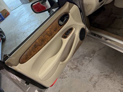 Used 2001 Jaguar XJ Vanden Plas image 8