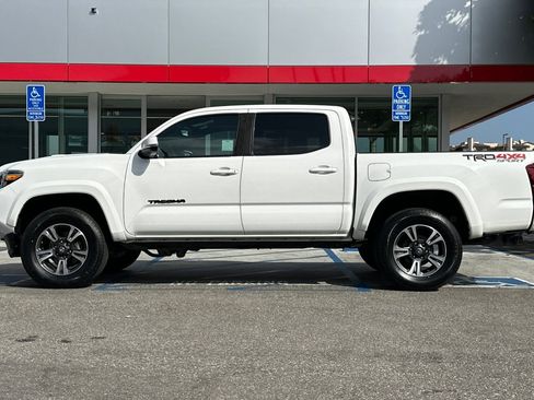 Used 2019 Toyota Tacoma TRD Sport w/ Technology Package AWD/4WD image 7
