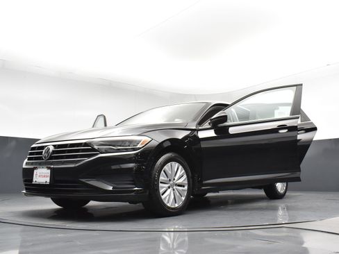 Used 2019 Volkswagen Jetta S w/ Driver Assistance Package FWD image 29