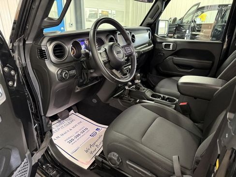 Used 2022 Jeep Wrangler Willys image 10