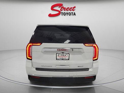 Used 2021 GMC Yukon XL SLT AWD/4WD image 3