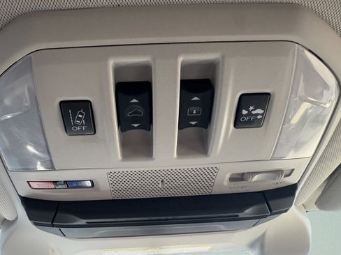 Used 2019 Subaru Ascent Limited AWD/4WD image 35