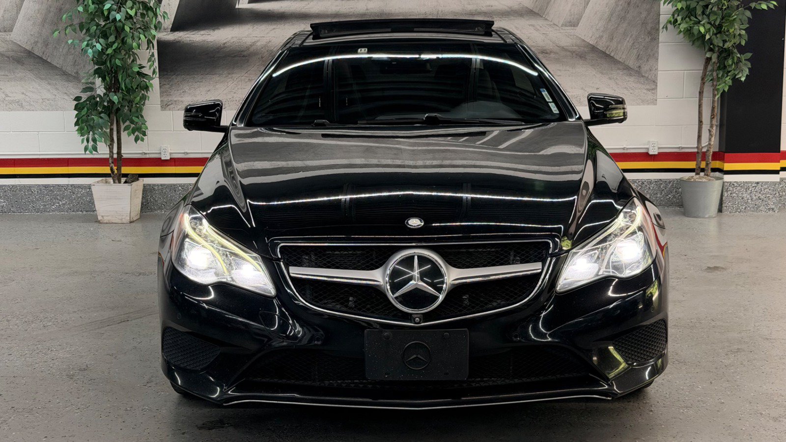 Used 2017 Mercedes-Benz E 400 4MATIC Coupe image 2