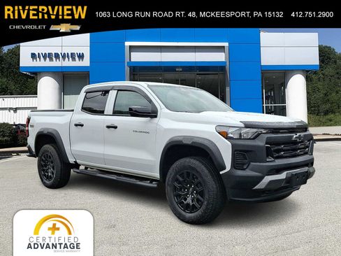 Used 2024 Chevrolet Colorado Trail Boss w/ Advanced Trailering Package AWD/4WD image 1