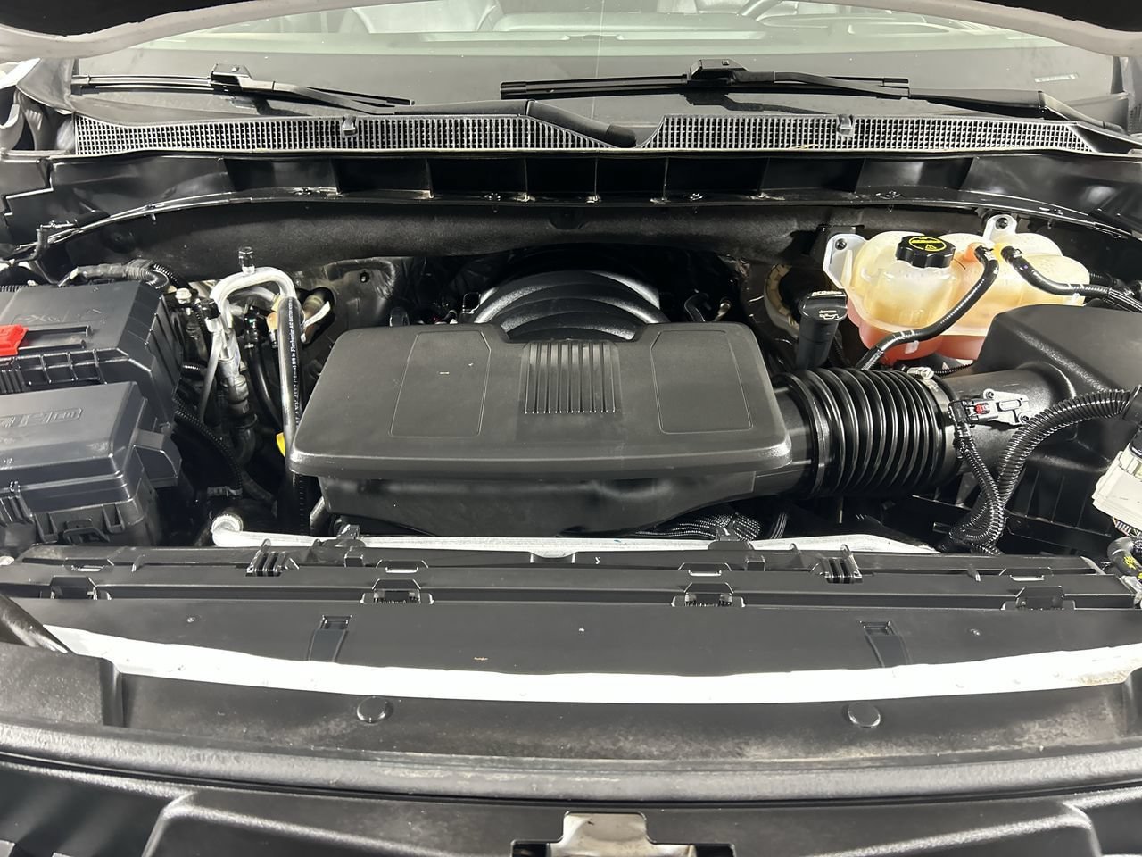 Used 2025 Chevrolet Tahoe LT AWD/4WD image 11