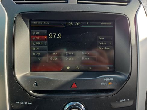 Used 2015 Ford Explorer XLT w/ Equipment Group 202B image 17