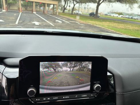 Used 2025 Nissan Pathfinder SV image 20