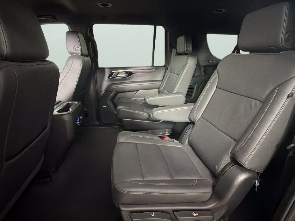 Certified 2026 Chevrolet Suburban LT w/ Comfort Package AWD/4WD image 27