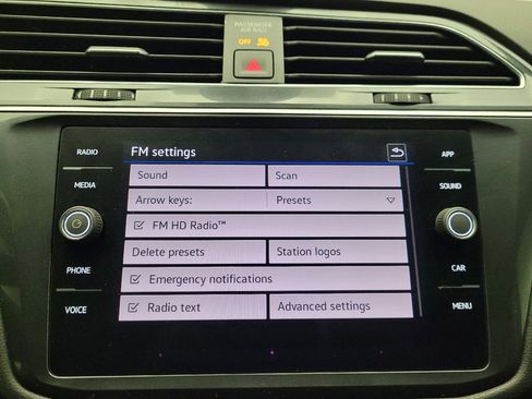 Used 2022 Volkswagen Tiguan SE image 25