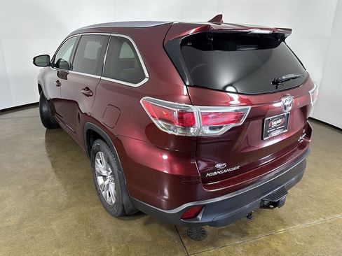 Used 2015 Toyota Highlander XLE AWD/4WD image 12