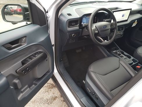 New 2025 Ford Maverick Lariat w/ Black Appearance Package image 11