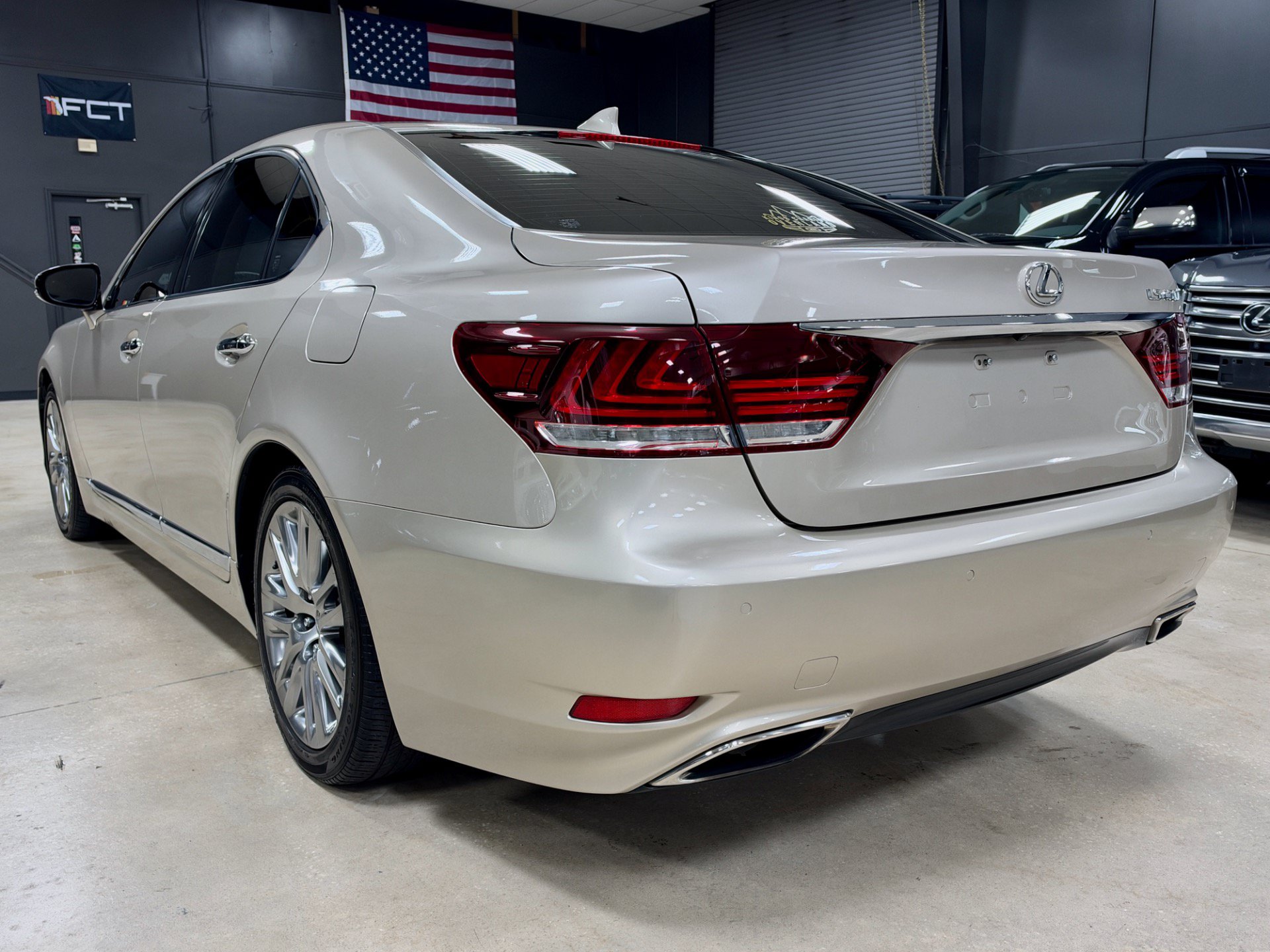 Used 2014 Lexus LS 460 w/ Comfort Package RWD image 10
