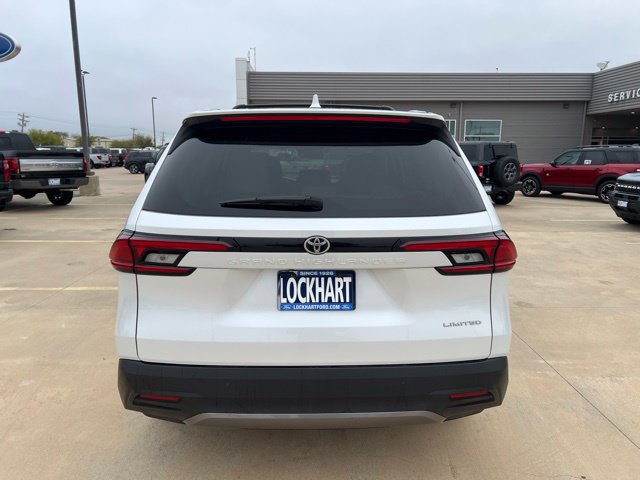 Used 2026 Toyota Grand Highlander FWD image 7