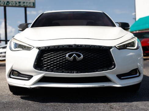 Used 2017 INFINITI Q60 Red Sport 400 AWD/4WD image 18