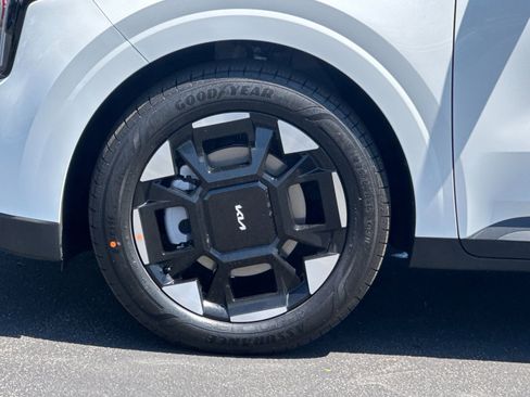 New 2026 Kia Carnival EX image 34