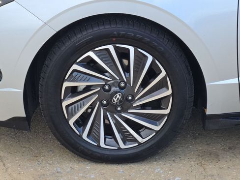 Used 2025 Hyundai Sonata SEL FWD image 11