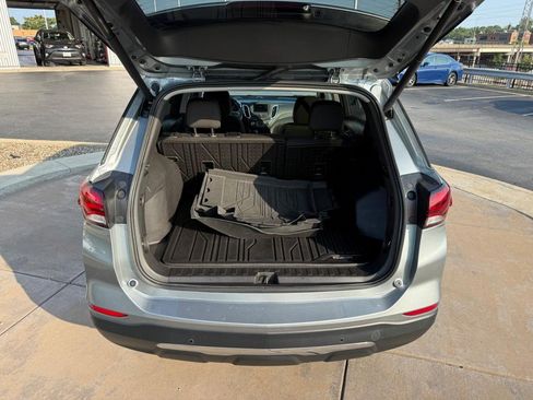 Used 2024 Chevrolet Equinox LT w/ LPO, Floor Liner Package FWD image 8