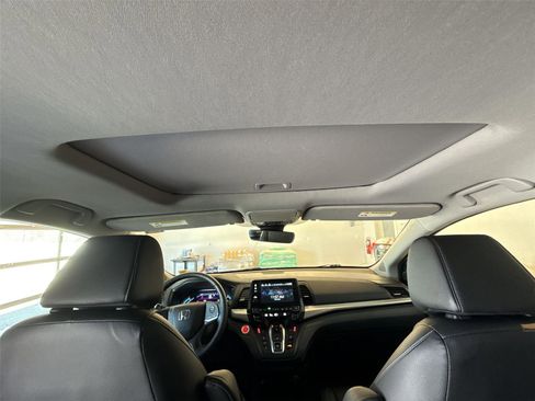 Used 2023 Honda Odyssey EX-L image 16