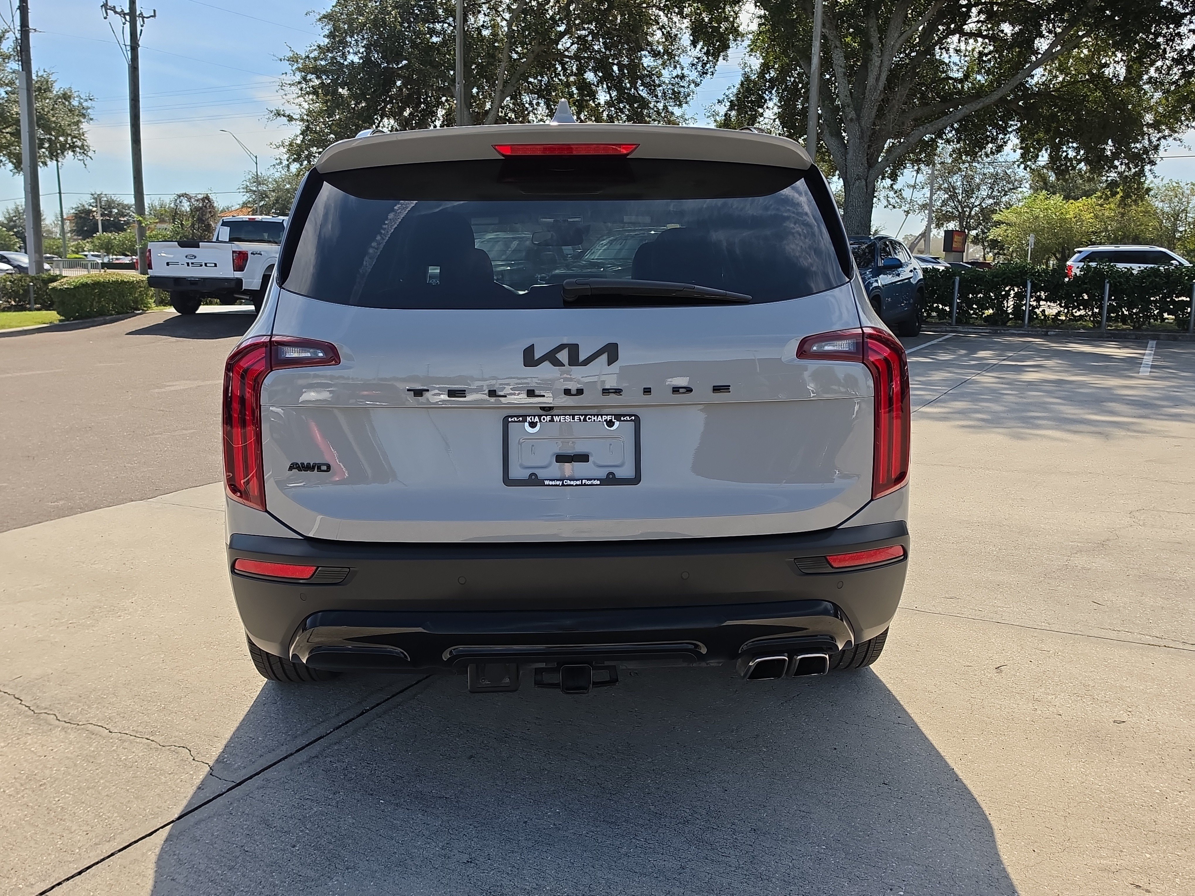 Certified 2022 Kia Telluride SX w/ SX Prestige Package AWD/4WD image 7