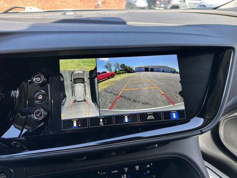 Used 2023 Buick Envision Avenir AWD/4WD image 19
