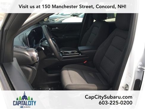 Used 2025 Chevrolet Equinox LT FWD image 13
