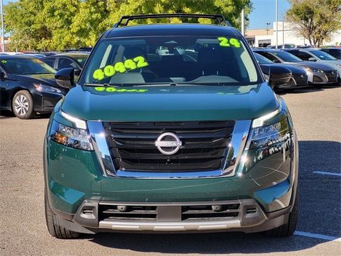 Certified 2024 Nissan Pathfinder SL image 9