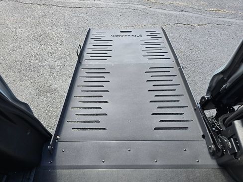 Used 2023 Chrysler Pacifica Touring-L FWD image 15