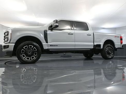 Used 2025 Ford F250 Platinum w/ FX4 Off-Road Package image 59