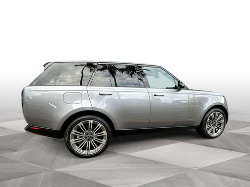 Used 2024 Land Rover Range Rover SE AWD/4WD image 9