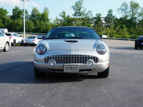 Used 2004 Ford Thunderbird image 2