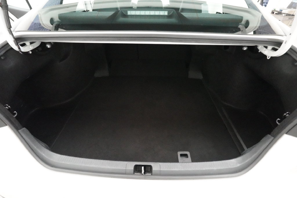 Used 2025 Toyota Camry SE FWD image 10
