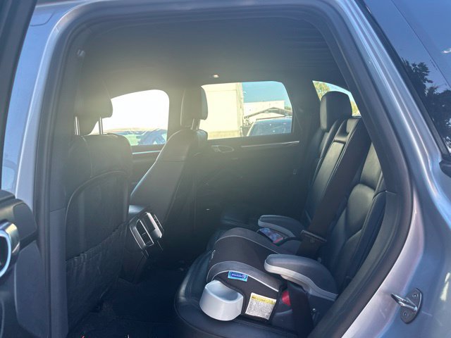 Used 2016 Porsche Cayenne AWD/4WD image 8