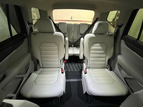 Certified 2025 Volkswagen Atlas SEL image 27