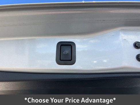 Used 2018 Toyota Highlander Limited image 16