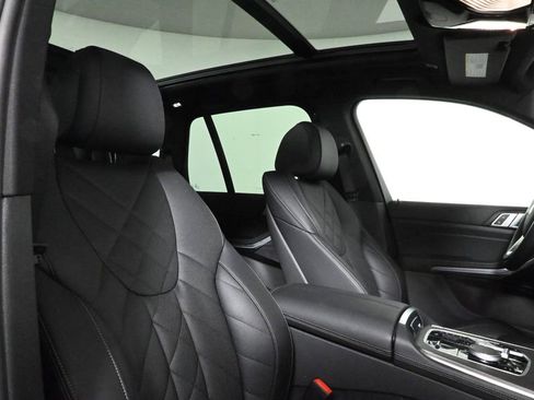 Used 2025 BMW X5 xDrive50e w/ Parking Assistance Package image 33