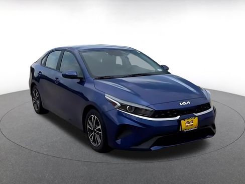 Used 2024 Kia Forte LXS FWD image 3