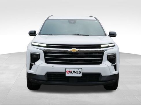 Used 2024 Chevrolet Traverse LT AWD/4WD image 4