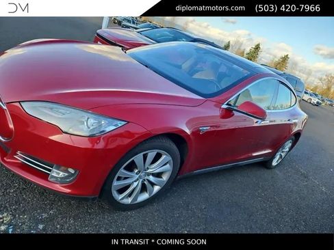 Used 2015 Tesla Model S 70D image 1