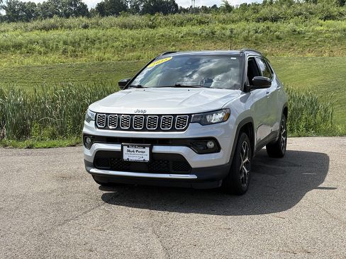Used 2025 Jeep Compass Limited AWD/4WD image 1