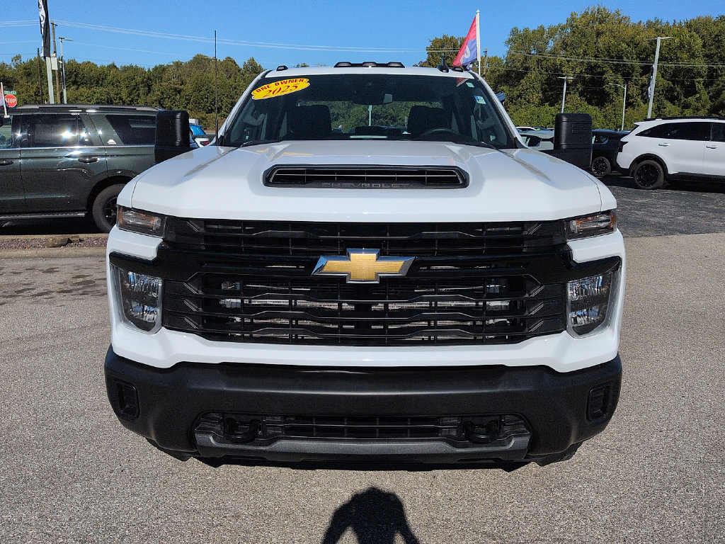 Used 2025 Chevrolet Silverado 3500 W/T AWD/4WD image 3