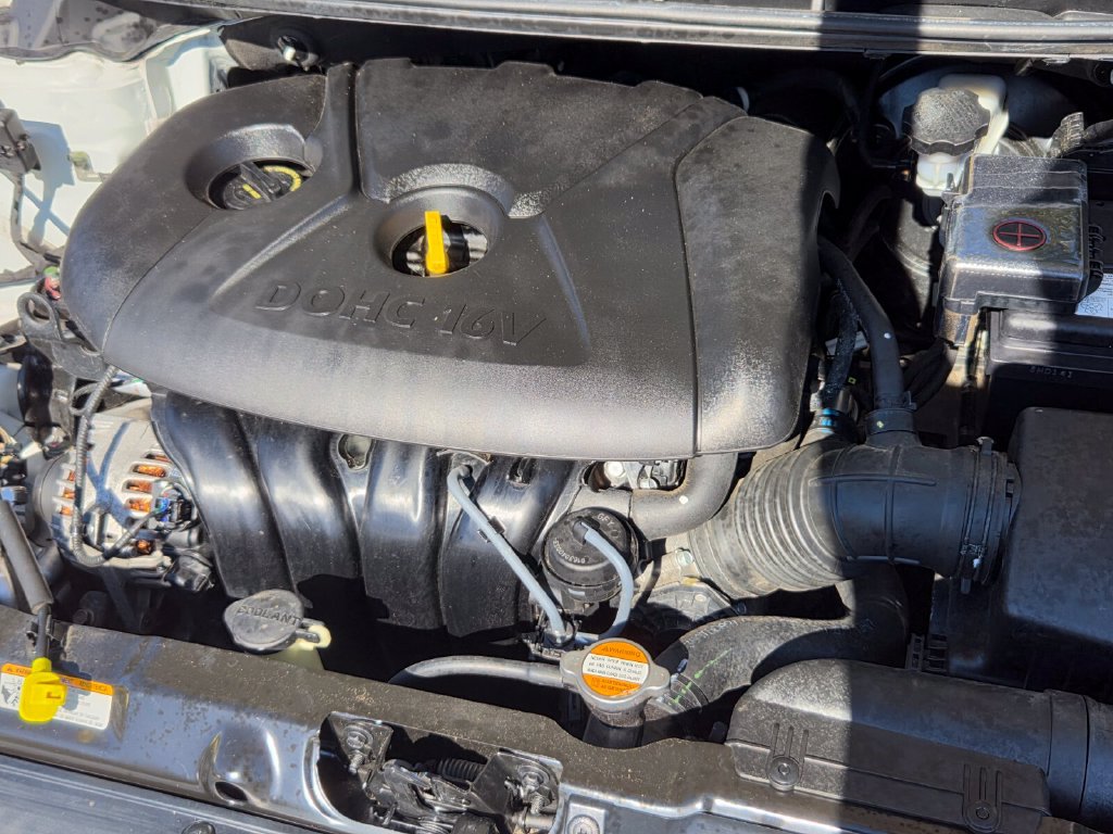 Used 2012 Hyundai Elantra Limited w/ Technology Pkg 5 FWD image 10